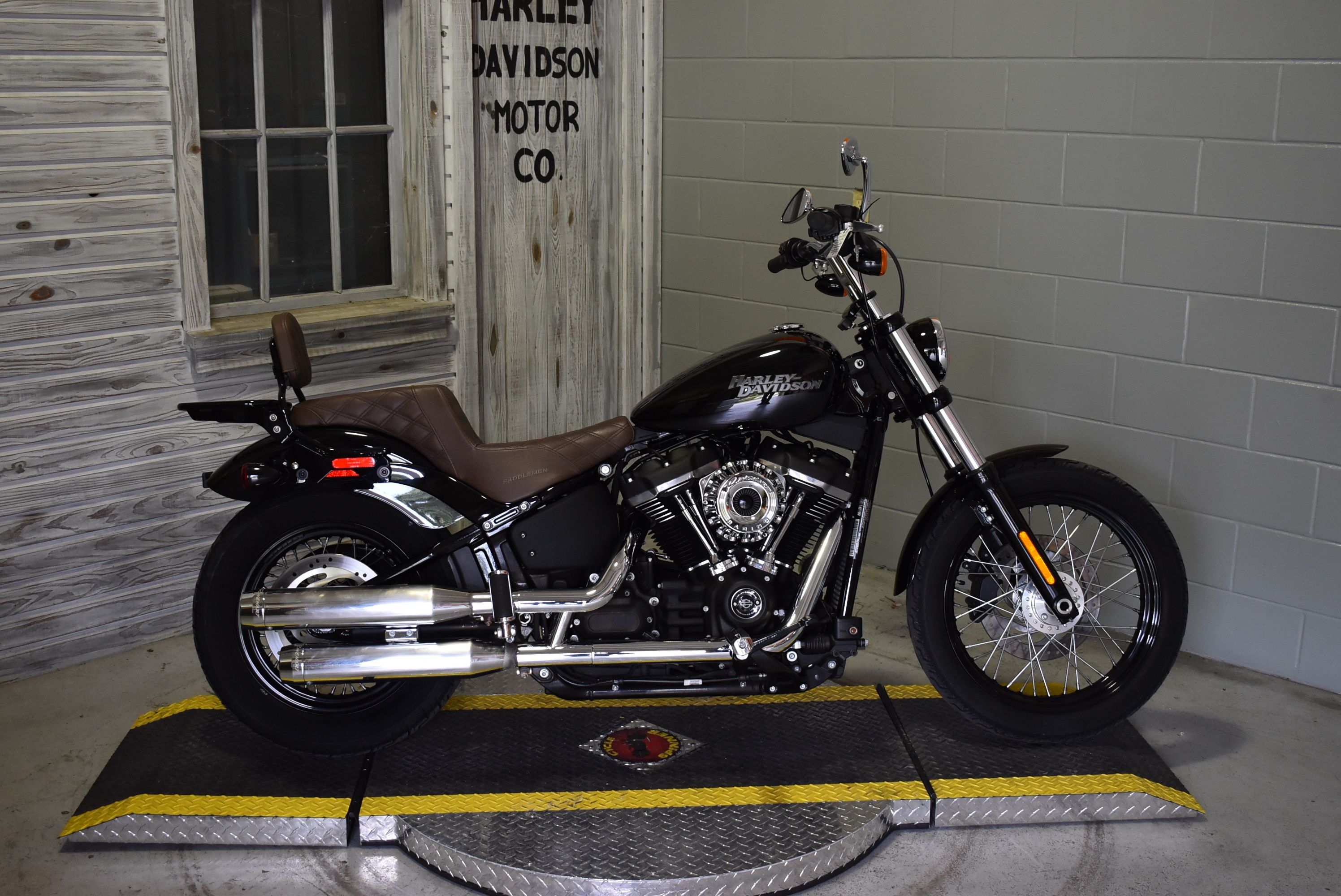 Pre-Owned 2018 Harley-Davidson Softail Street Bob FXBB